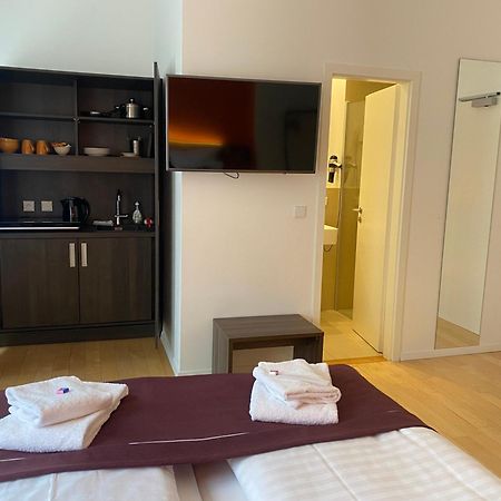 Sevendays Hotel คาร์ลสรูเฮอ ภายนอก รูปภาพ