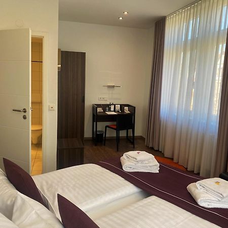 Sevendays Hotel คาร์ลสรูเฮอ ภายนอก รูปภาพ