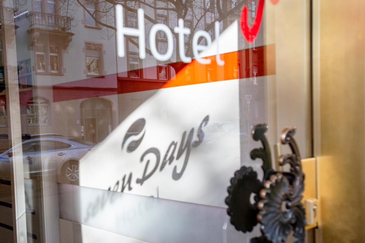 Sevendays Hotel คาร์ลสรูเฮอ ภายนอก รูปภาพ