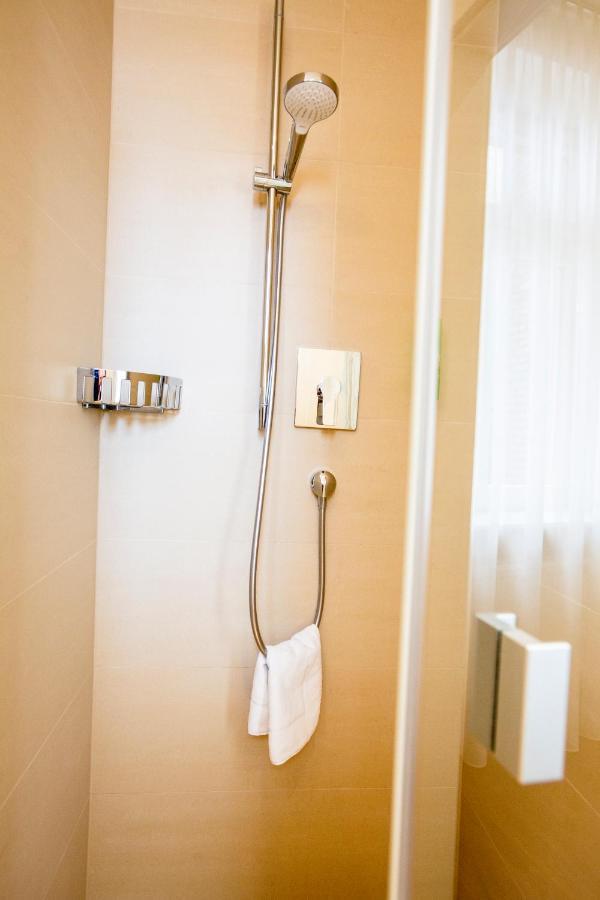 Sevendays Hotel คาร์ลสรูเฮอ ภายนอก รูปภาพ